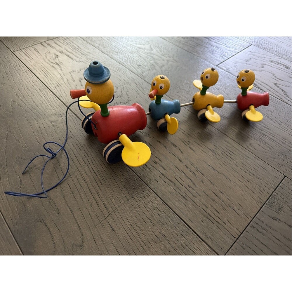 Fisher Price Toys Canada Vintage 1956 Duck Mom Ducklings Pull Toy Wood Family